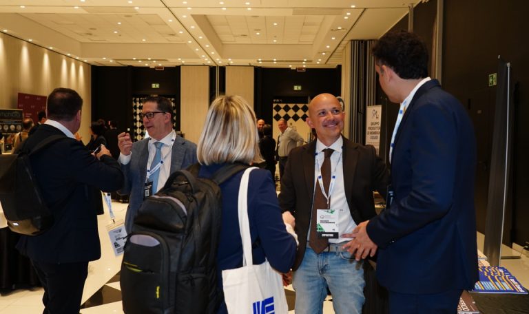 Confronto tra i partecipanti al Conape 2026